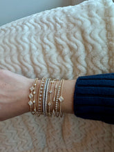 Load image into Gallery viewer, Cluster Beaded Diamond Flex Bangle