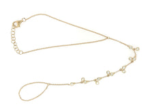 Load image into Gallery viewer, Diamond Bezel Hand Chain