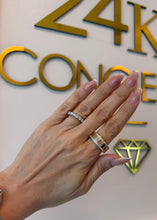Load image into Gallery viewer, Oura 5 Edged Diamond Design (LAB)